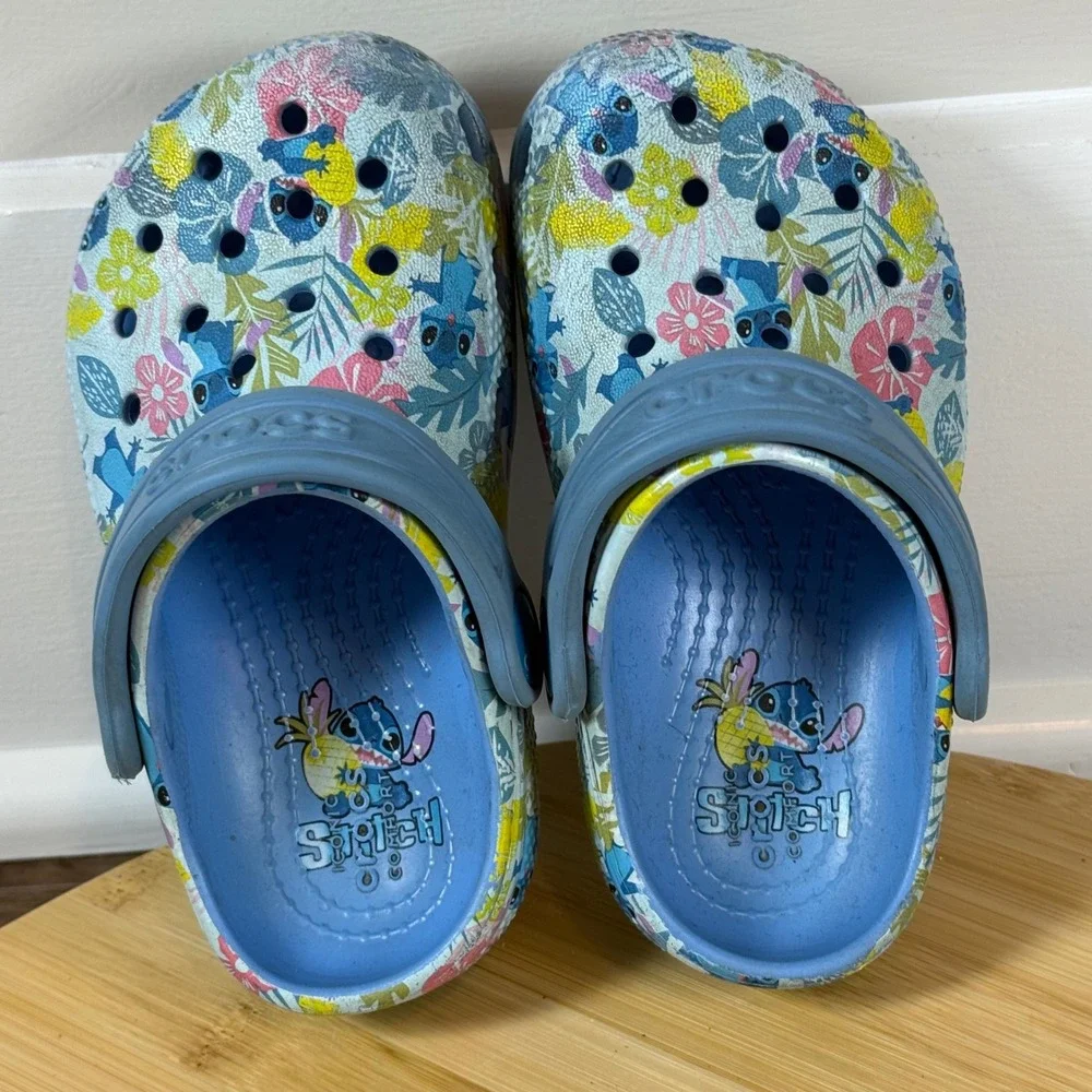 Stitch Crocs Kids Classic‎ Clogs Children's Sz 7 Blue Hawaiian Floral Design